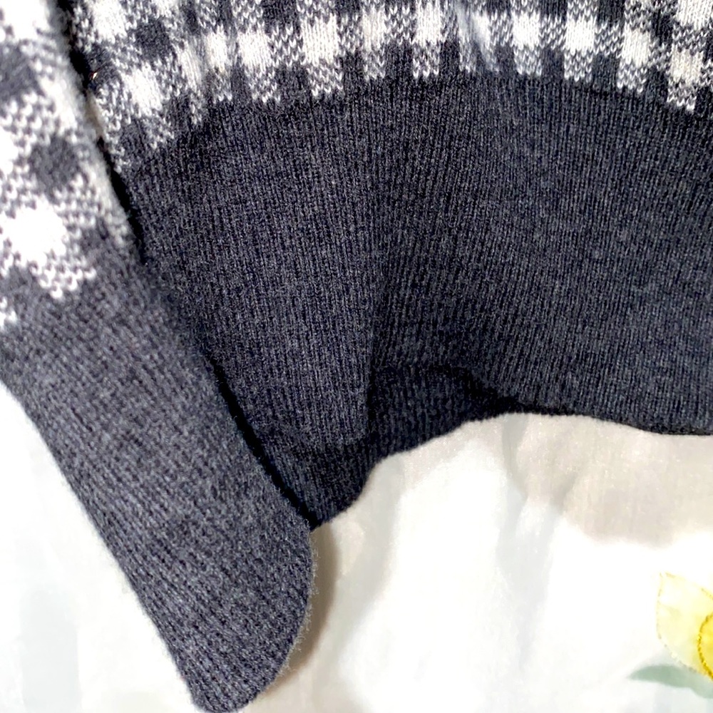 Men Marc Ecko Grey Checkered V-Neck Sweater Sz Xl - image 2